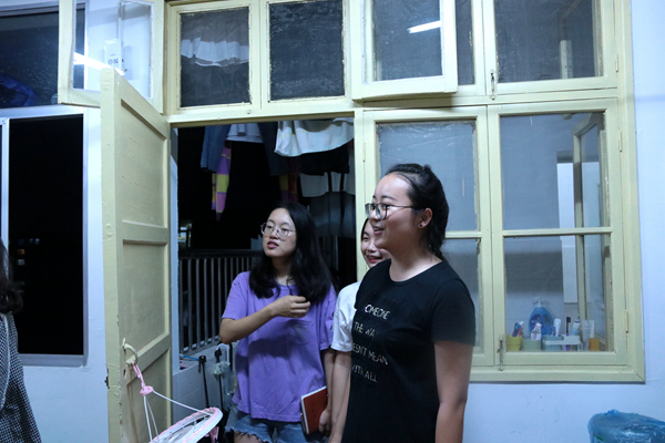 新学期金沙威尼斯欢乐娱人城领导老师下寝送关怀